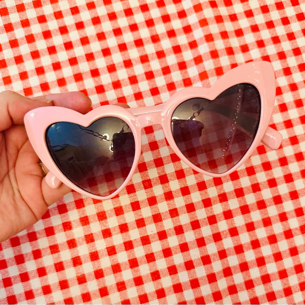🩷 Heart Shaped Glasses 🩷